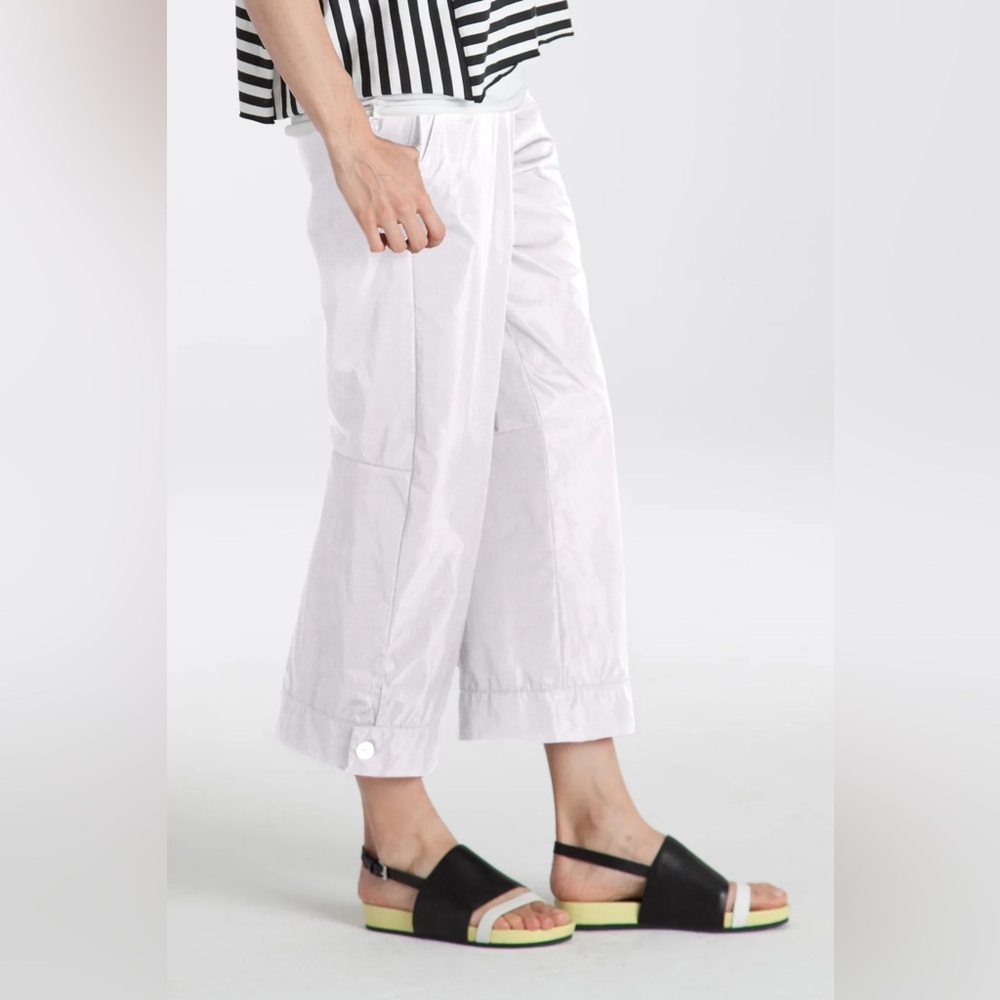 NWOT PLANET Nylon Crop Pant